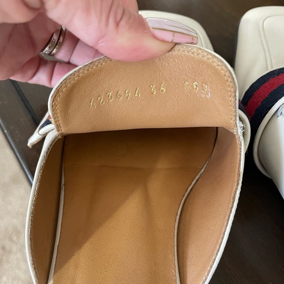 Authentic Gucci shoes - Picture 4 of 6
